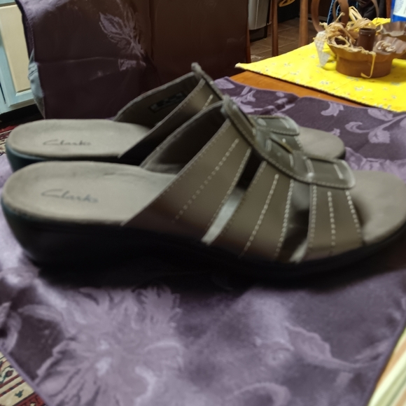 CLARKS - Picture 8 of 9